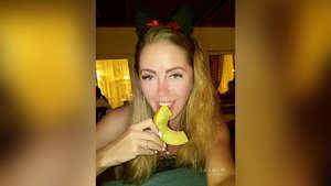 Real fingering squirt